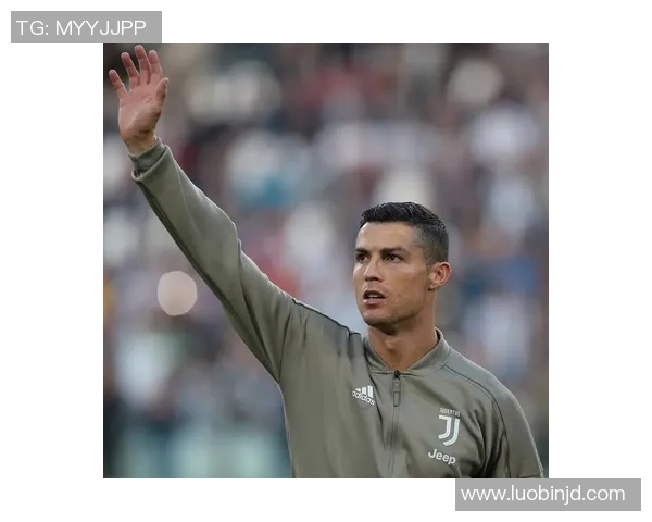 足球巨星化身白发老翁造型引热议球迷惊叹时光雕刻的魅力